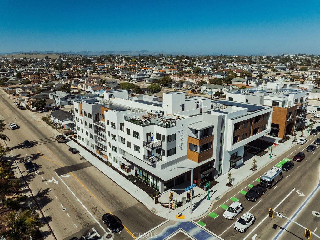 401 Grand Avenue W 101