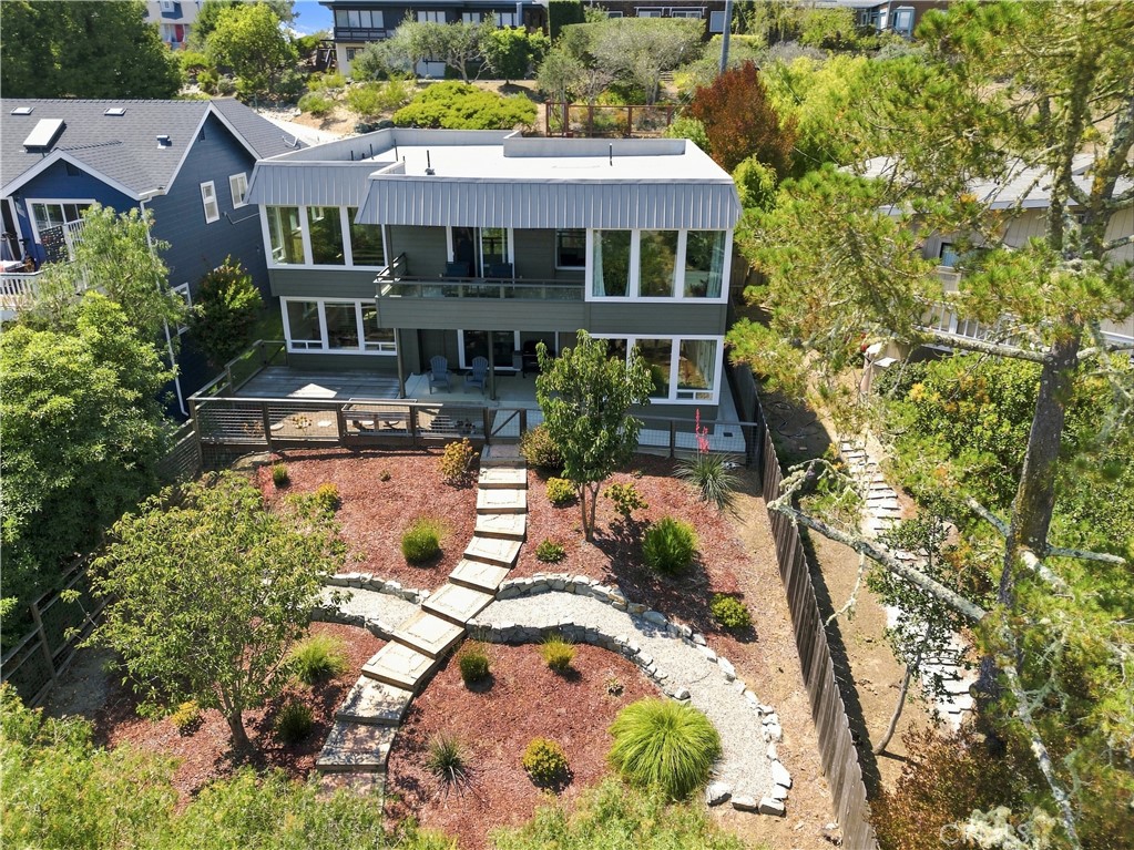 1716 Pineridge Drive