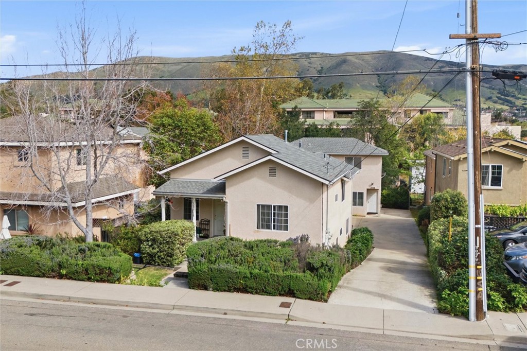 3204 Rockview Place