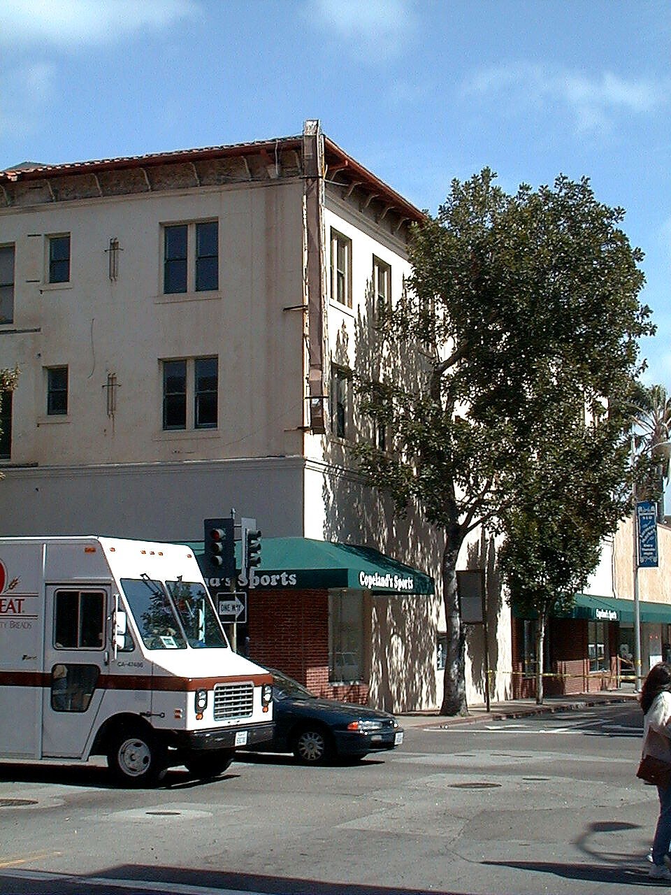 Street scene beside the Wineman Hotel building during the sign incident, April 1999